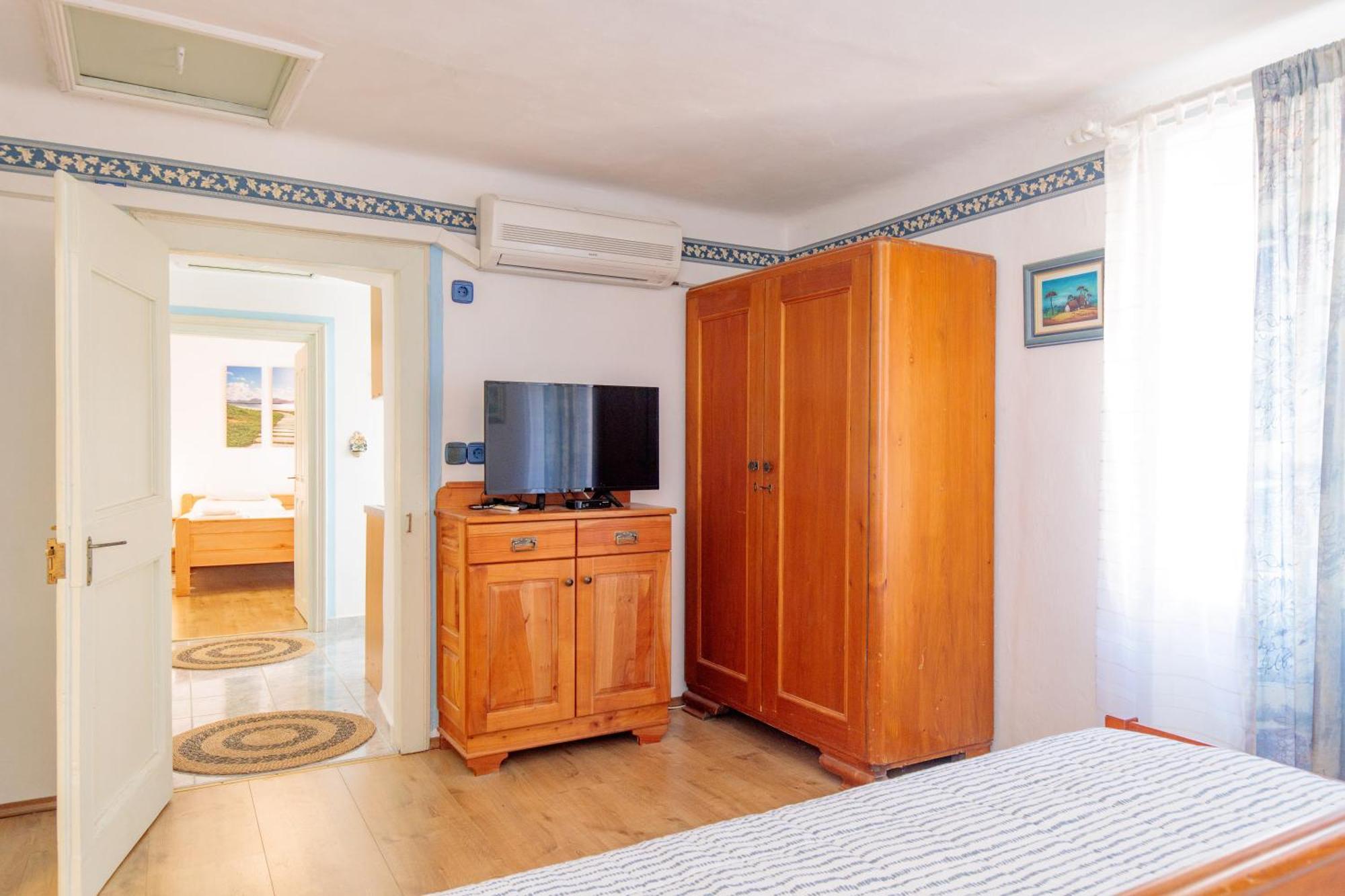Apartment Villa Marija, Pinezici クルク エクステリア 写真