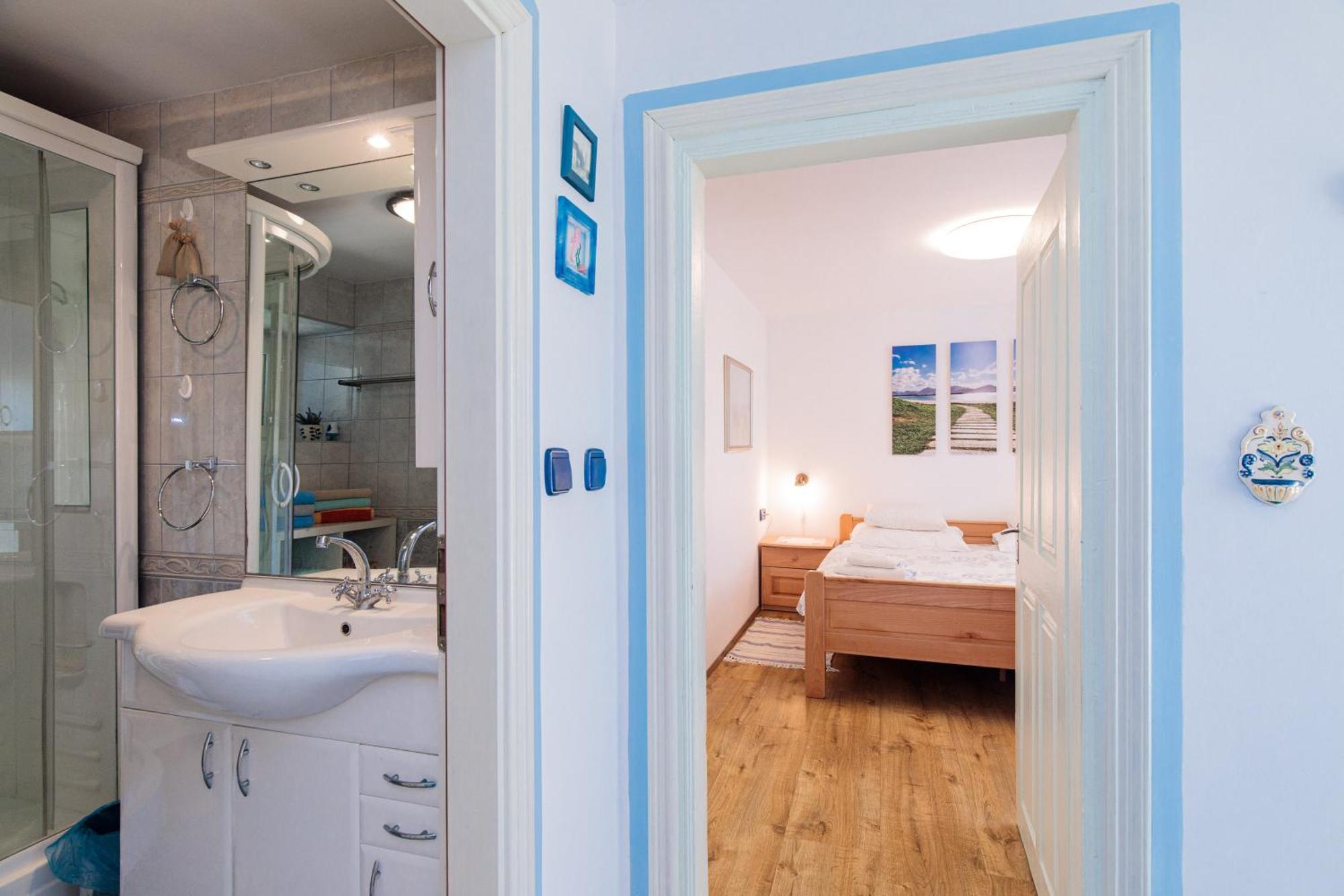 Apartment Villa Marija, Pinezici クルク エクステリア 写真